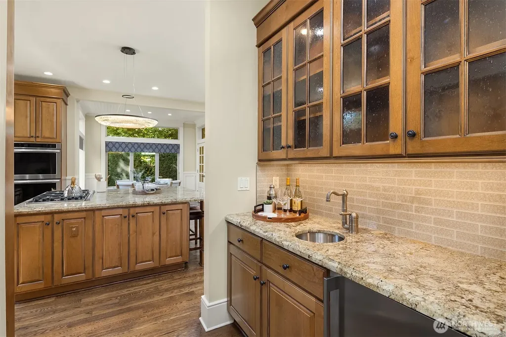 805 92nd Avenue NE Bellevue WA 98004