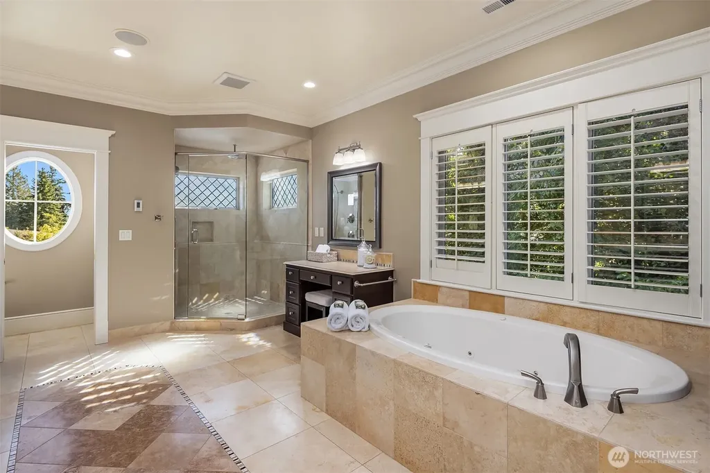 805 92nd Avenue NE Bellevue WA 98004
