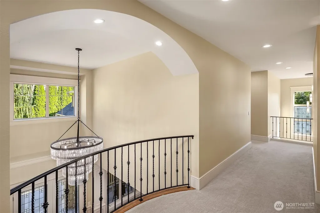 805 92nd Avenue NE Bellevue WA 98004
