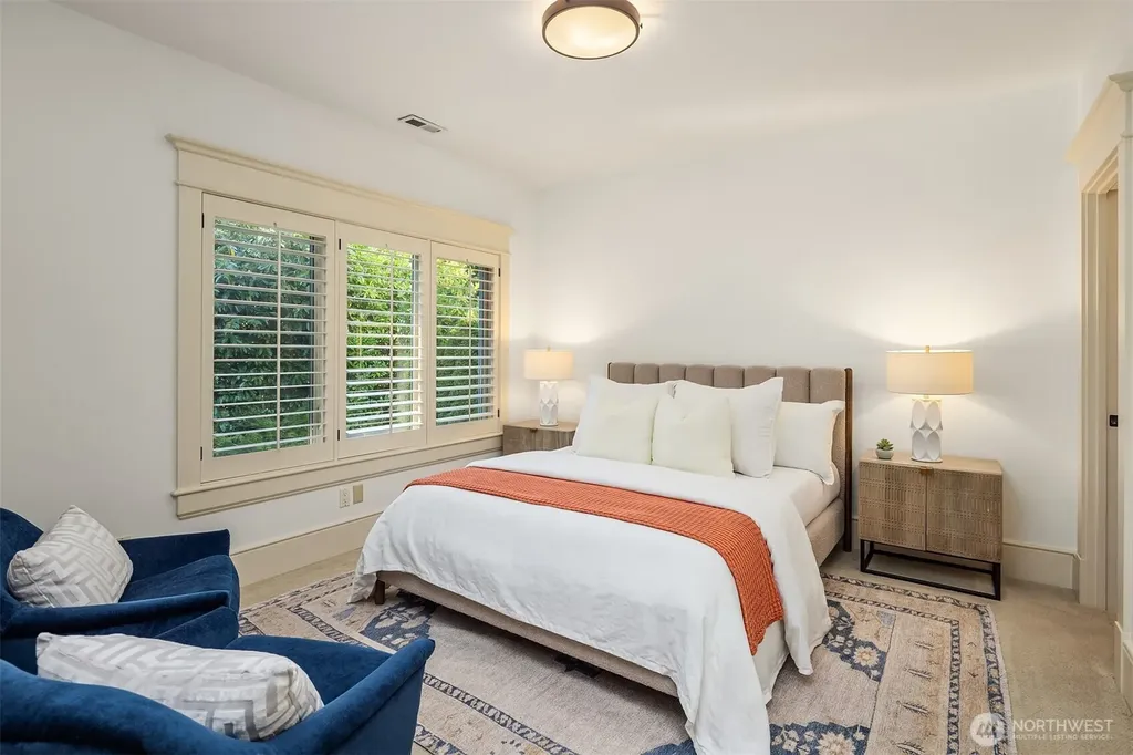 805 92nd Avenue NE Bellevue WA 98004