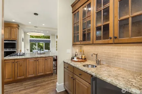 805 92nd Avenue NE Bellevue WA 98004