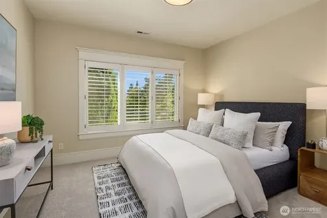 805 92nd Avenue NE Bellevue WA 98004
