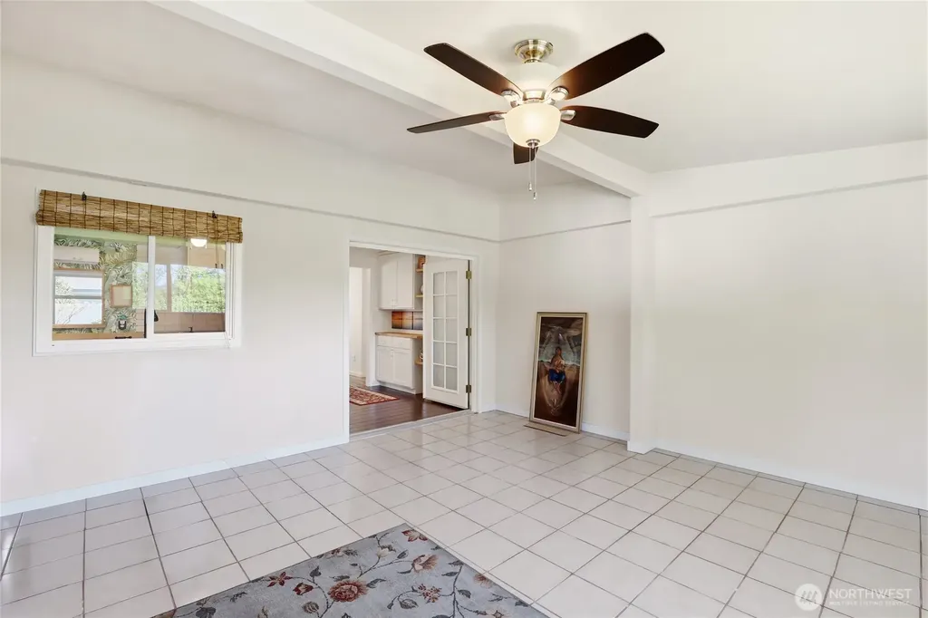3961 NW Country Lane Bremerton WA 98312