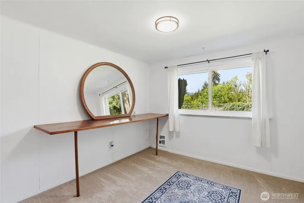 3961 NW Country Lane Bremerton WA 98312