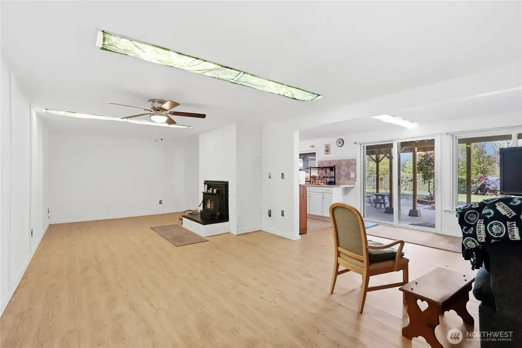 3961 NW Country Lane Bremerton WA 98312