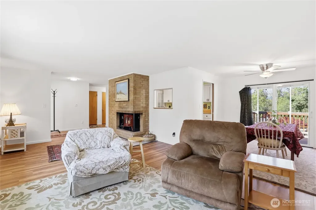 3961 NW Country Lane Bremerton WA 98312