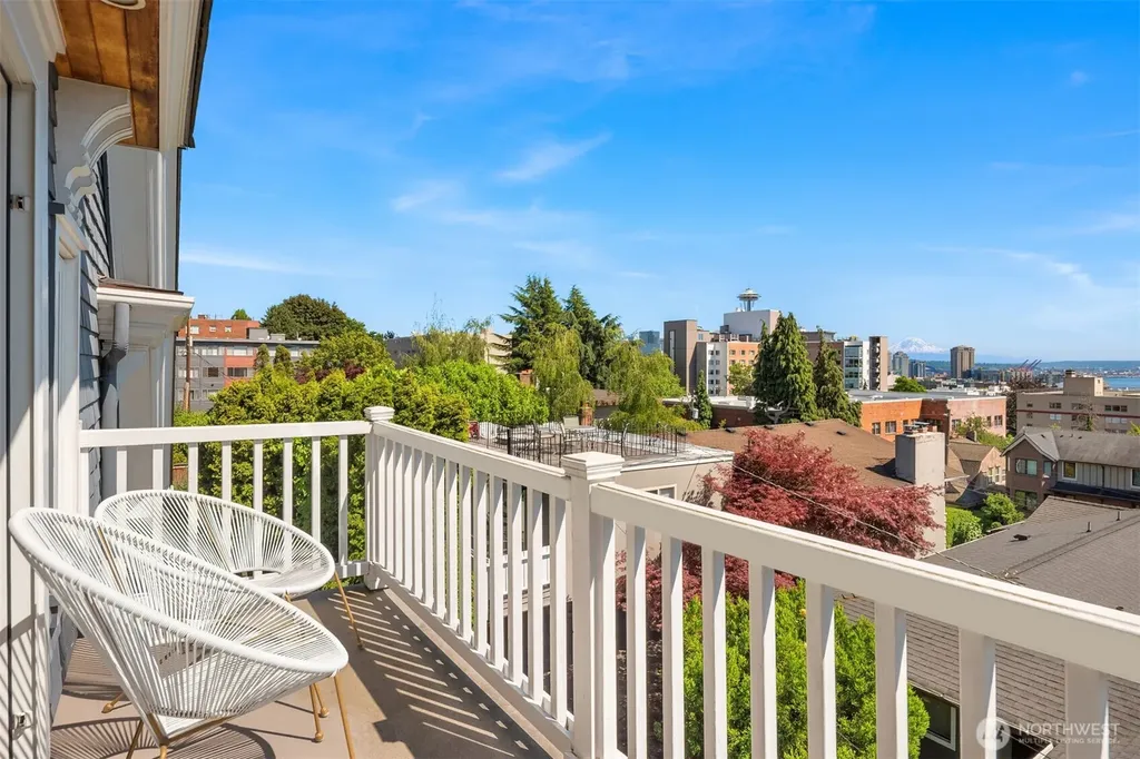 1012 2nd Avenue W Seattle WA 98119