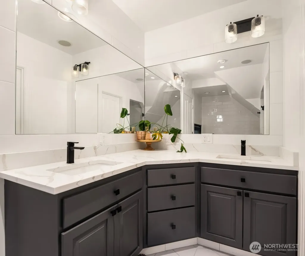 1012 2nd Avenue W Seattle WA 98119