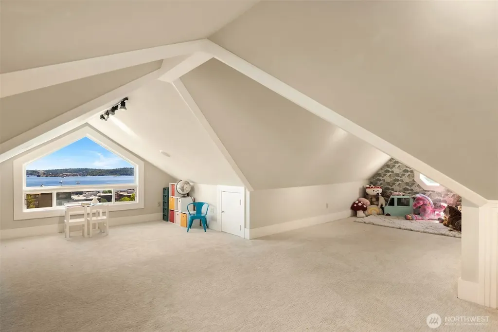 1012 2nd Avenue W Seattle WA 98119
