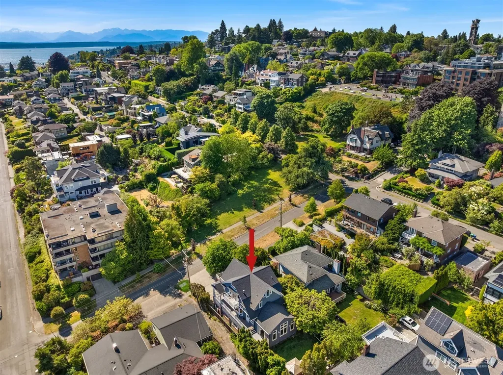 1012 2nd Avenue W Seattle WA 98119