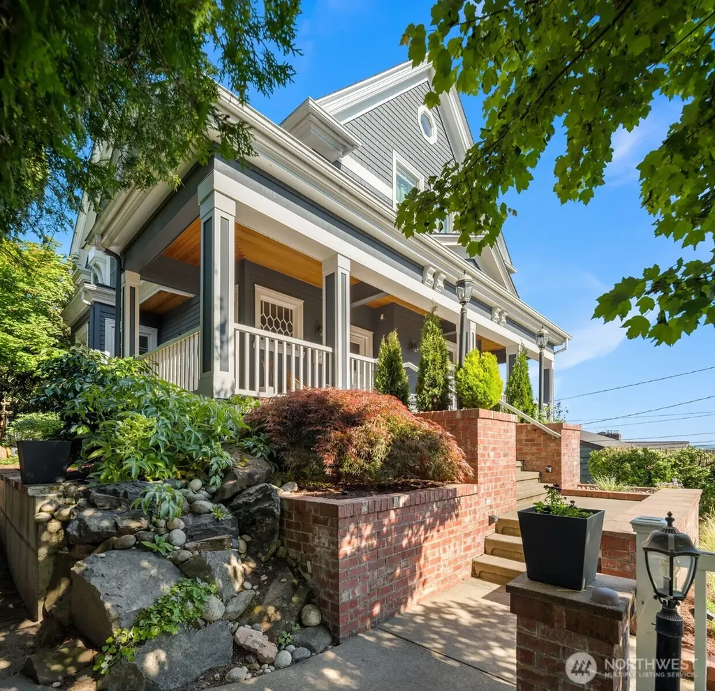 1012 2nd Avenue W Seattle WA 98119
