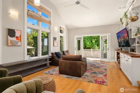 1012 2nd Avenue W Seattle WA 98119