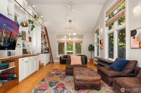 1012 2nd Avenue W Seattle WA 98119