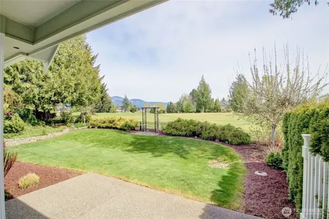 4304 Landmark Drive Mount Vernon WA 98274