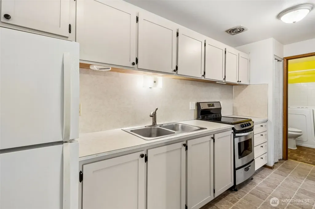 319 7th Place SE Puyallup WA 98372