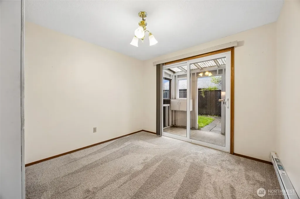 319 7th Place SE Puyallup WA 98372