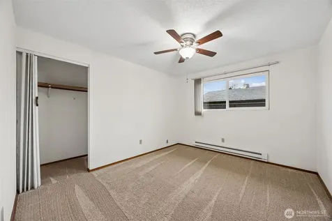 319 7th Place SE Puyallup WA 98372