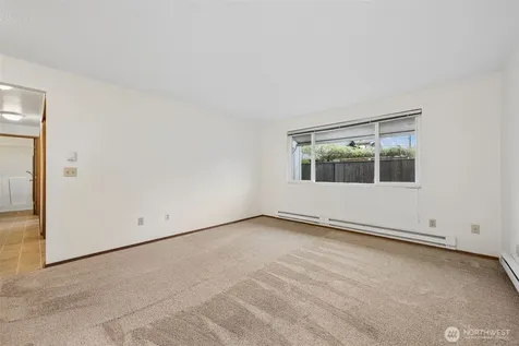 319 7th Place SE Puyallup WA 98372