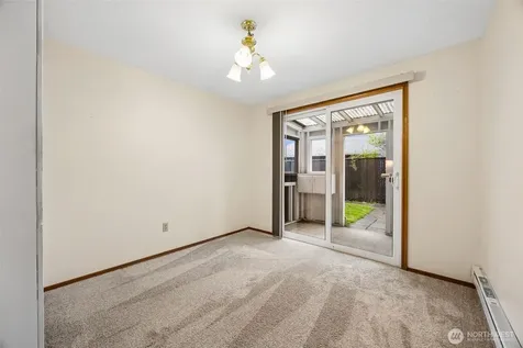 319 7th Place SE Puyallup WA 98372