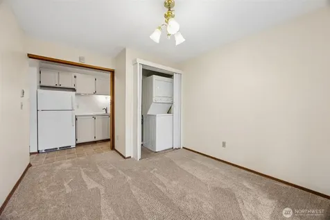 319 7th Place SE Puyallup WA 98372
