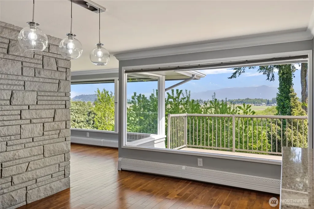 12103 Hilynn Drive Burlington WA 98233