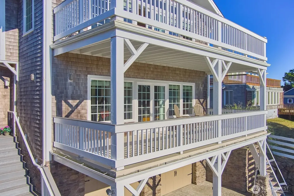 205 26th Street NW Long Beach WA 98631