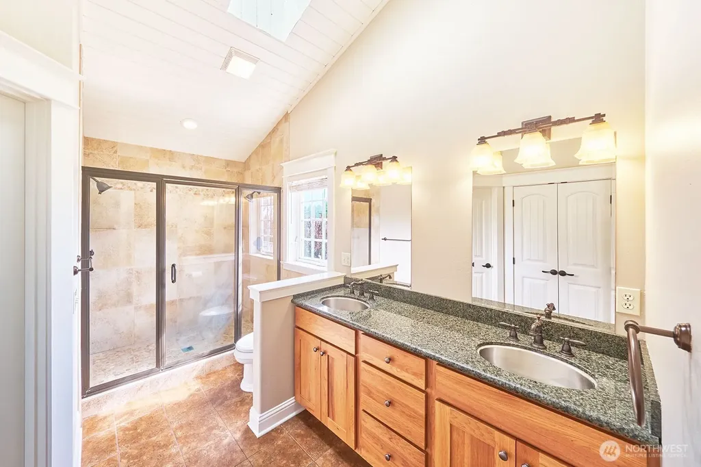 205 26th Street NW Long Beach WA 98631