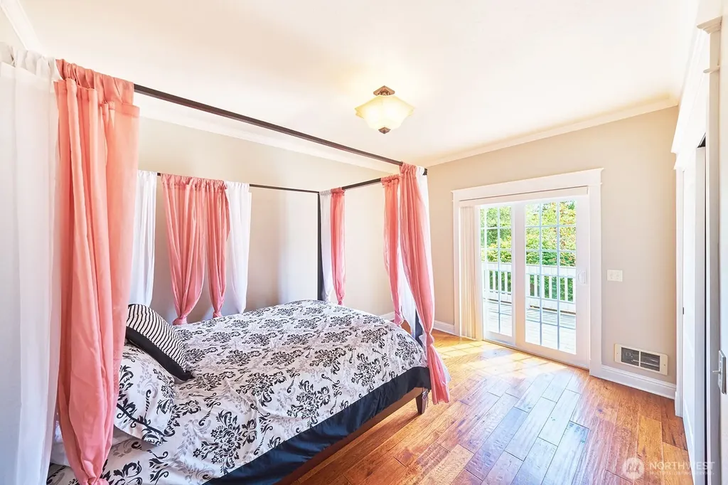 205 26th Street NW Long Beach WA 98631