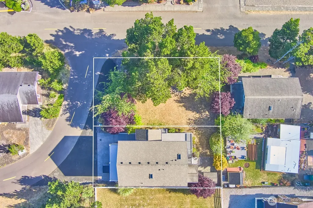 205 26th Street NW Long Beach WA 98631