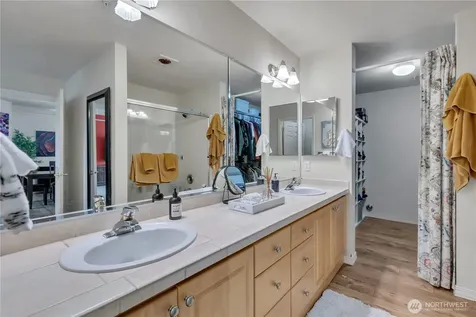 23009 Lakeview Drive Mountlake Terrace WA 98043