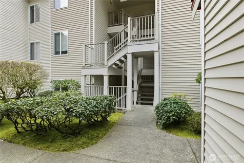 23009 Lakeview Drive Mountlake Terrace WA 98043