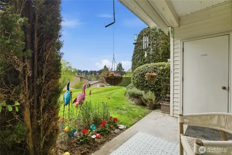 23009 Lakeview Drive Mountlake Terrace WA 98043