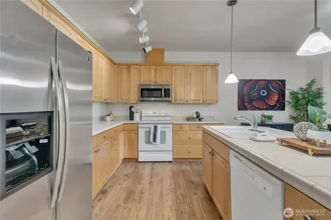 23009 Lakeview Drive Mountlake Terrace WA 98043