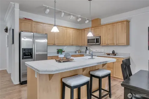 23009 Lakeview Drive Mountlake Terrace WA 98043