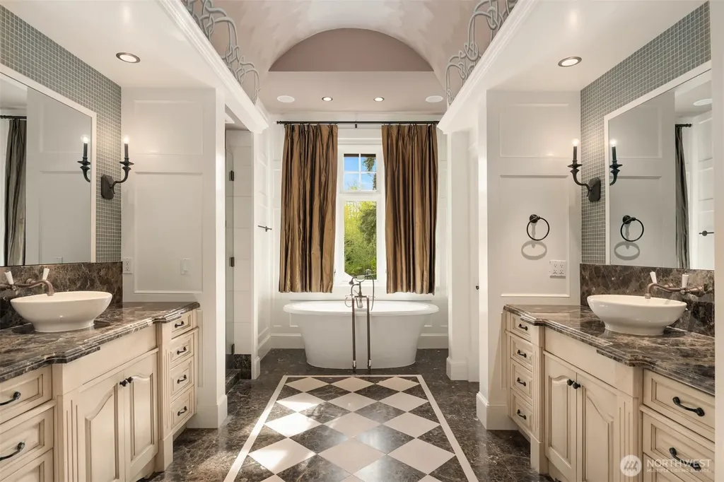 745 250th Lane NE Sammamish WA 98074