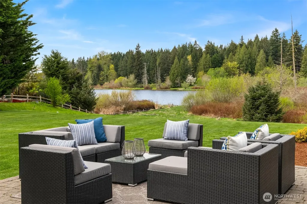 745 250th Lane NE Sammamish WA 98074