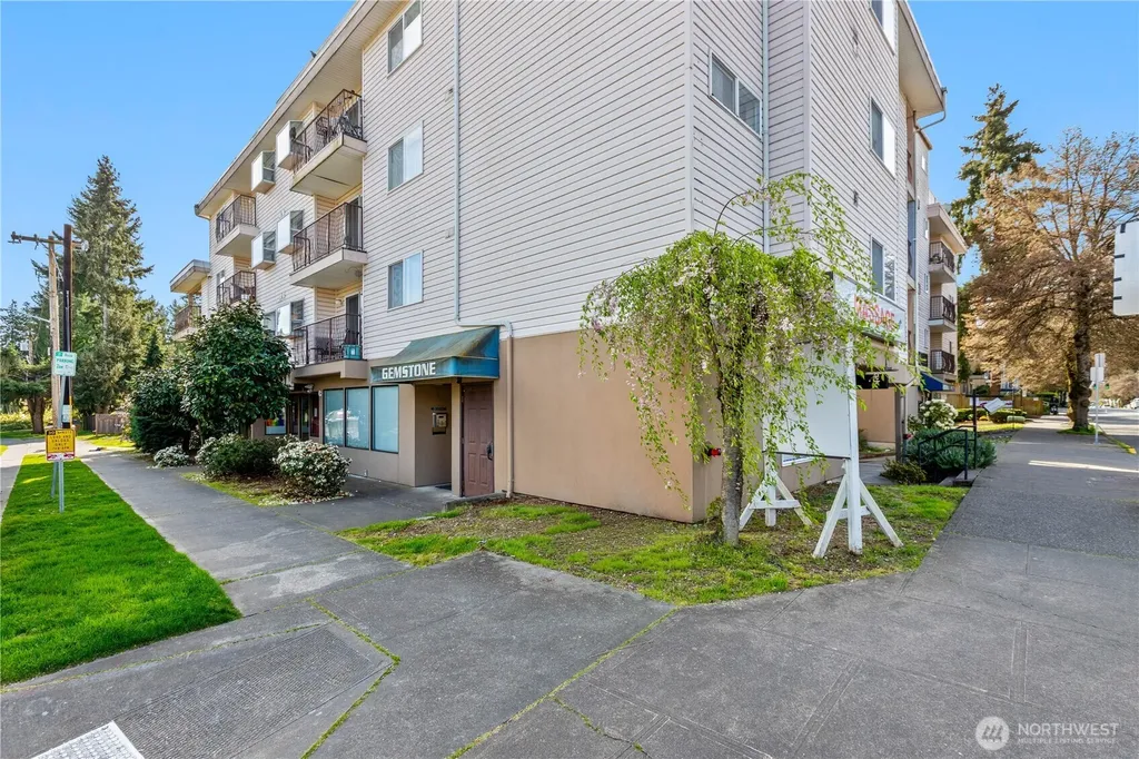 12056 15th Avenue NE Seattle WA 98125