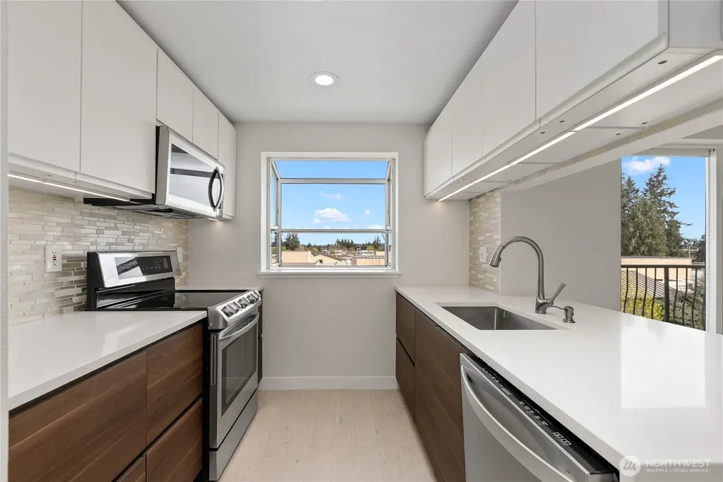 12056 15th Avenue NE Seattle WA 98125