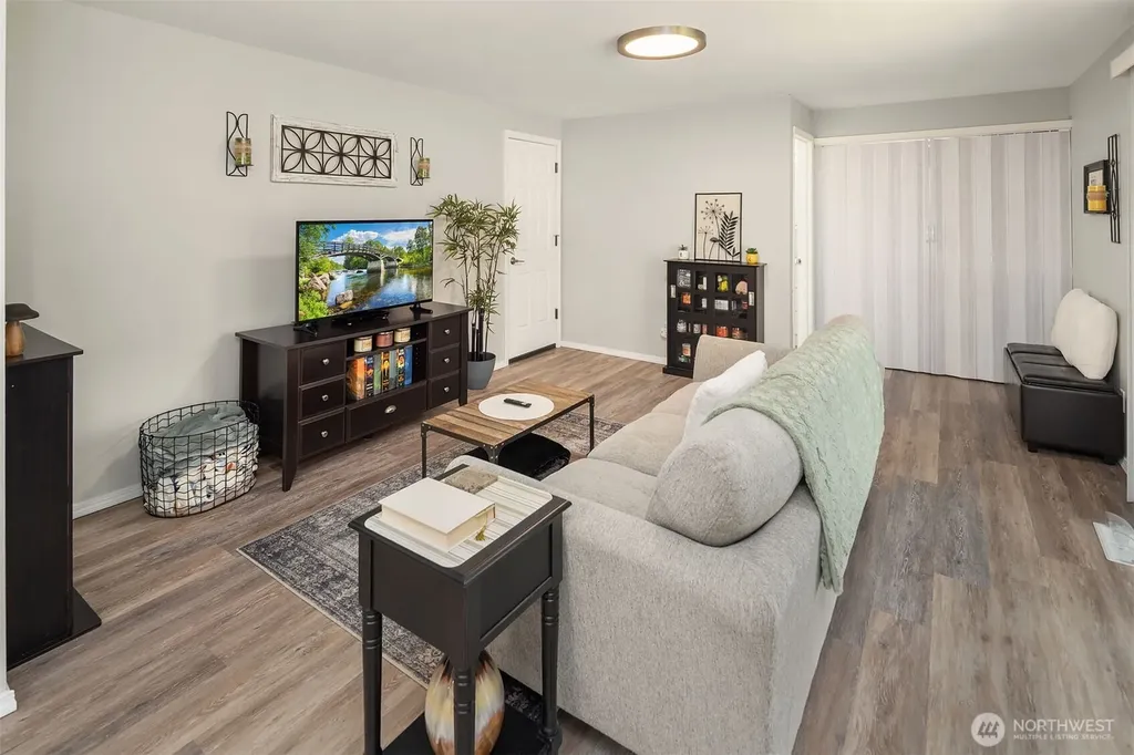 1067 Anacortes Avenue NE Renton WA 98059