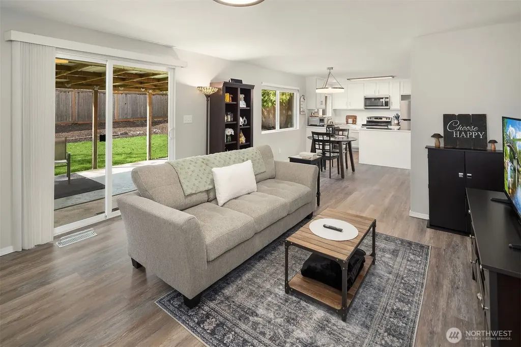 1067 Anacortes Avenue NE Renton WA 98059