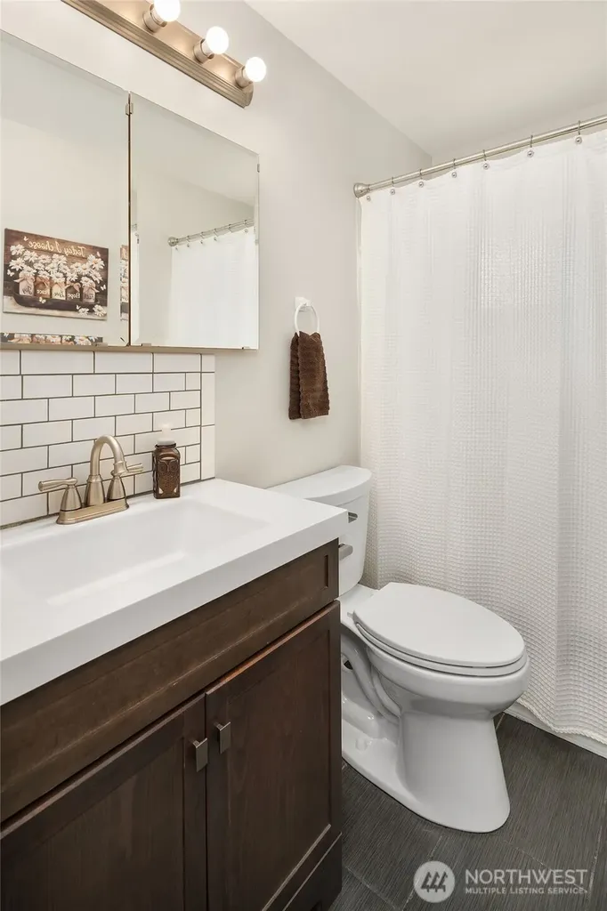 1067 Anacortes Avenue NE Renton WA 98059