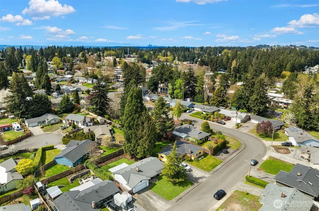 1067 Anacortes Avenue NE Renton WA 98059