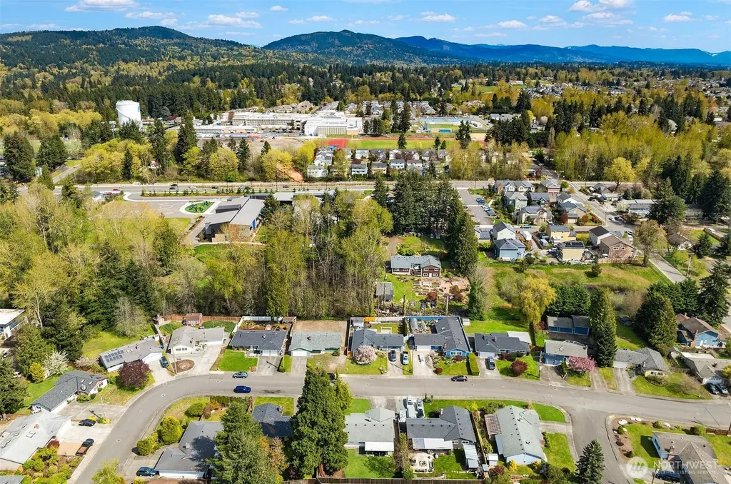 1067 Anacortes Avenue NE Renton WA 98059