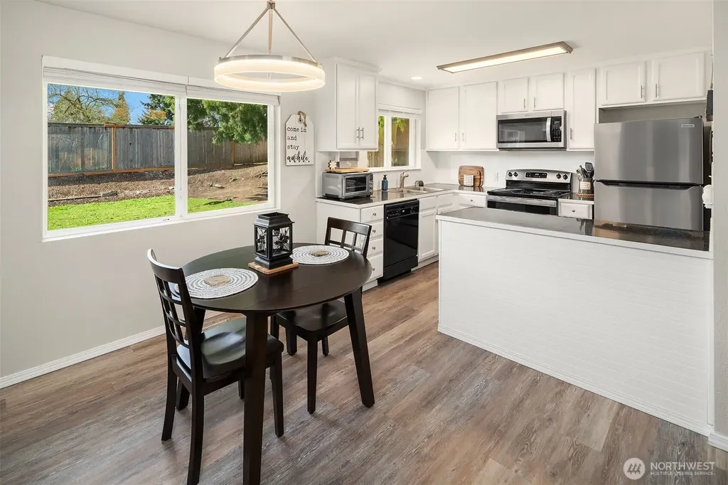 1067 Anacortes Avenue NE Renton WA 98059