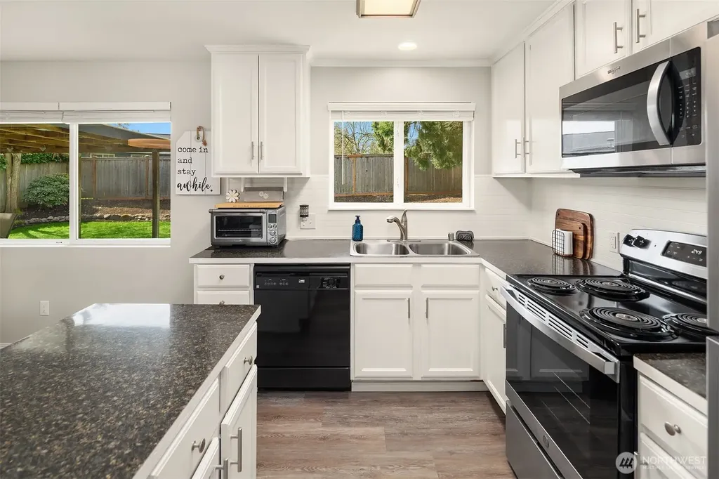 1067 Anacortes Avenue NE Renton WA 98059