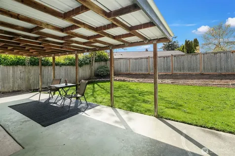 1067 Anacortes Avenue NE Renton WA 98059