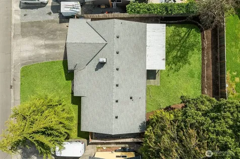 1067 Anacortes Avenue NE Renton WA 98059