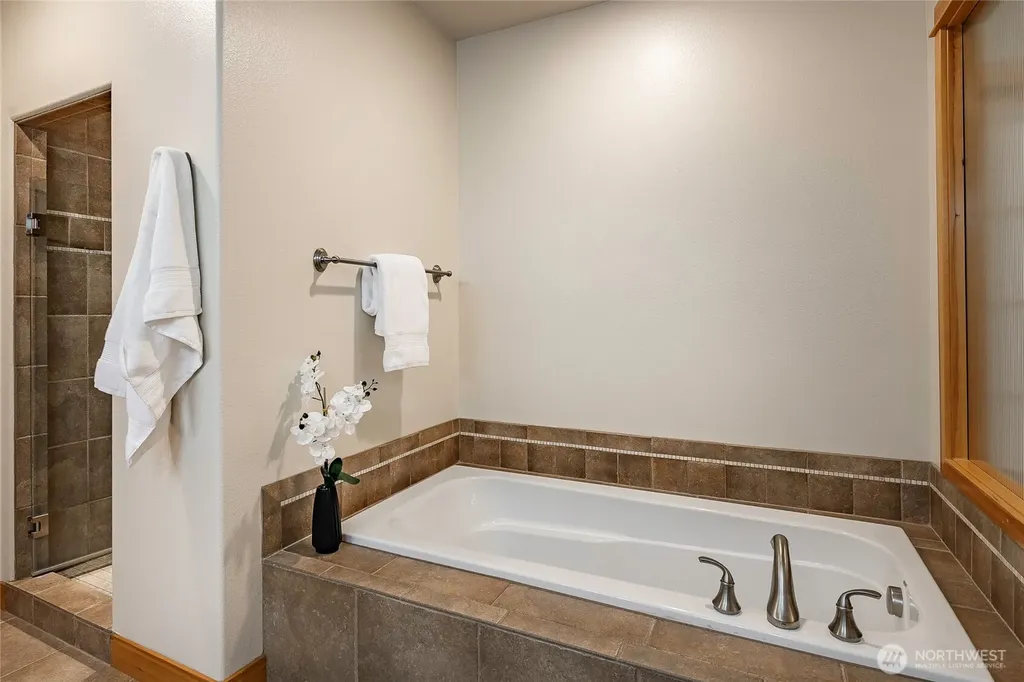 9021 Gleneage Drive Blaine WA 98230