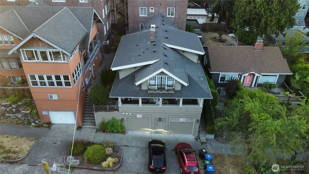 812 E Gwinn Place Seattle WA 98102
