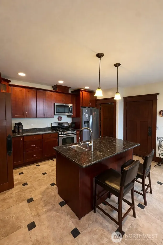 812 E Gwinn Place Seattle WA 98102